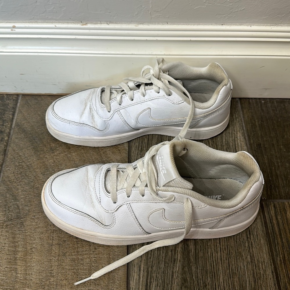 Nike white Ebernon low top sneakers size 9.5